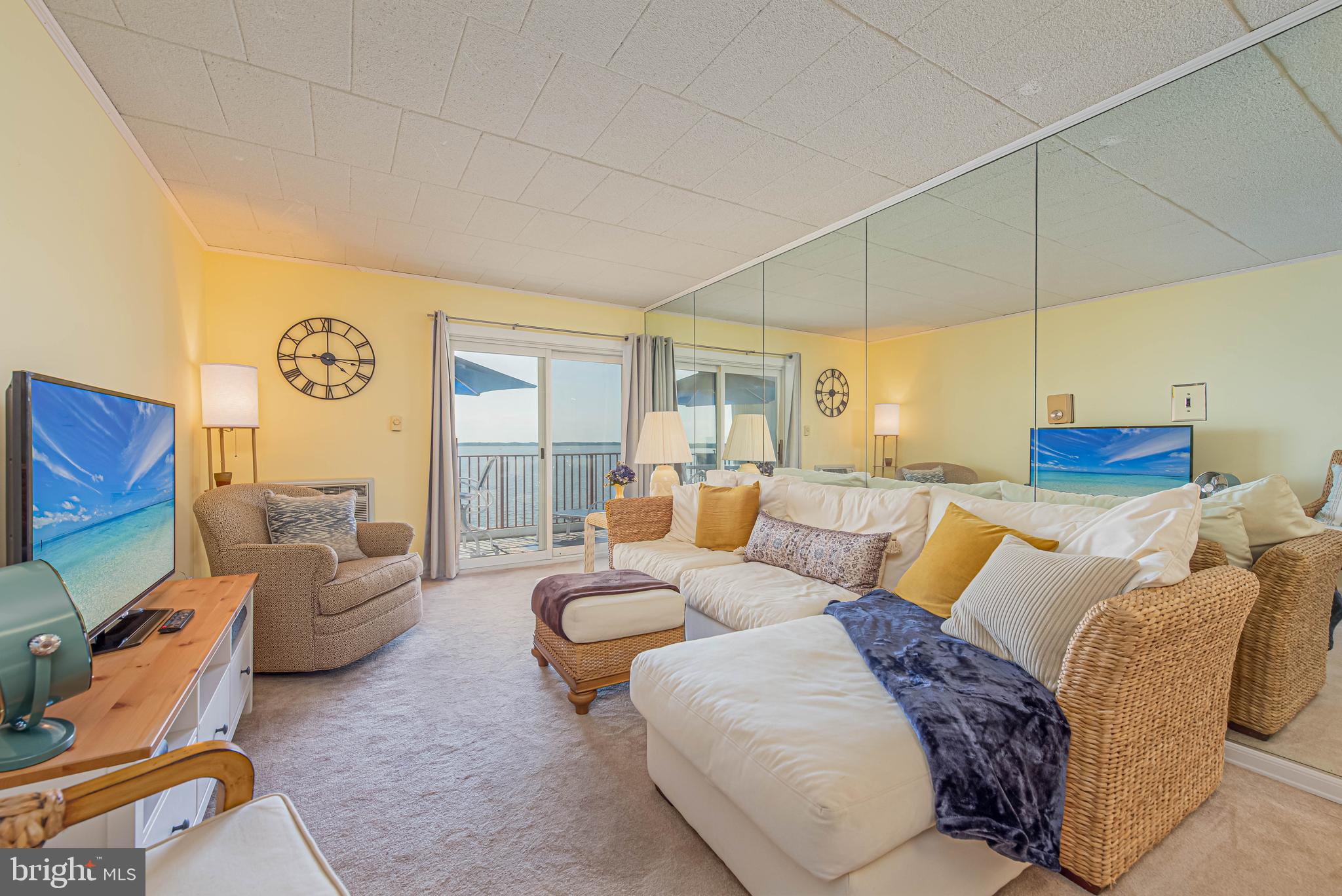 745 MOORING ROAD 406