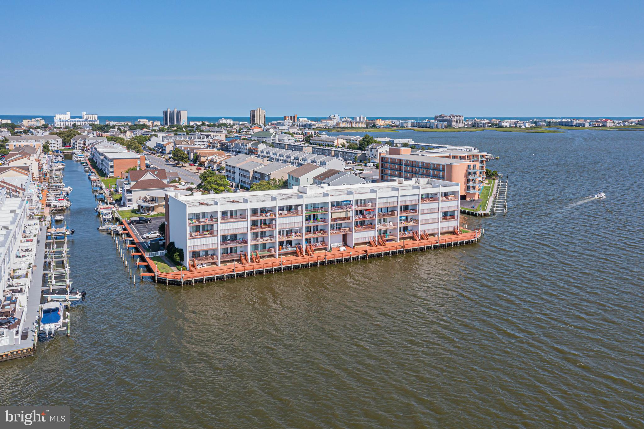 BAYSIDE KEYS - Residential