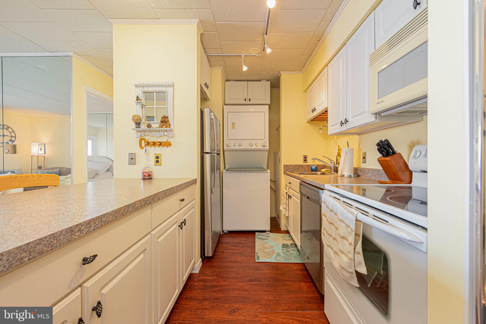 BAYSIDE KEYS - Residential