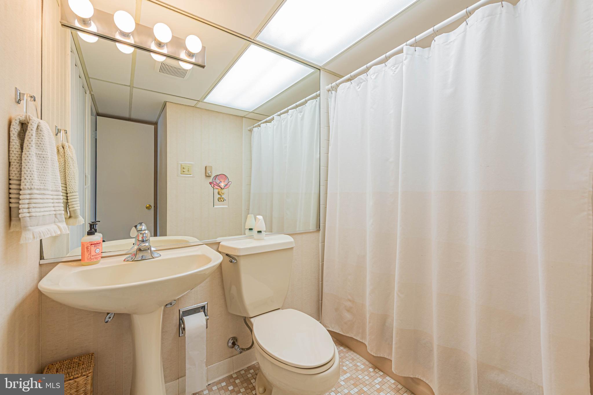 BAYSIDE KEYS - Residential