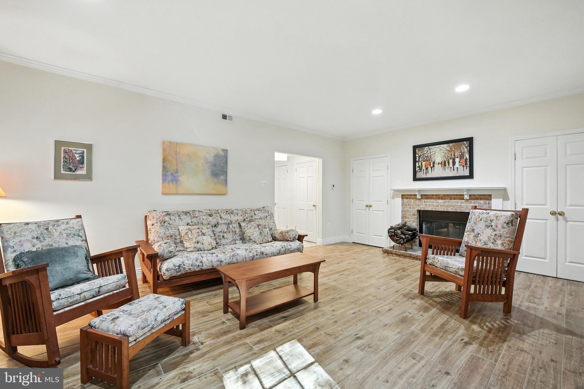 FOREST HILLS - Residential