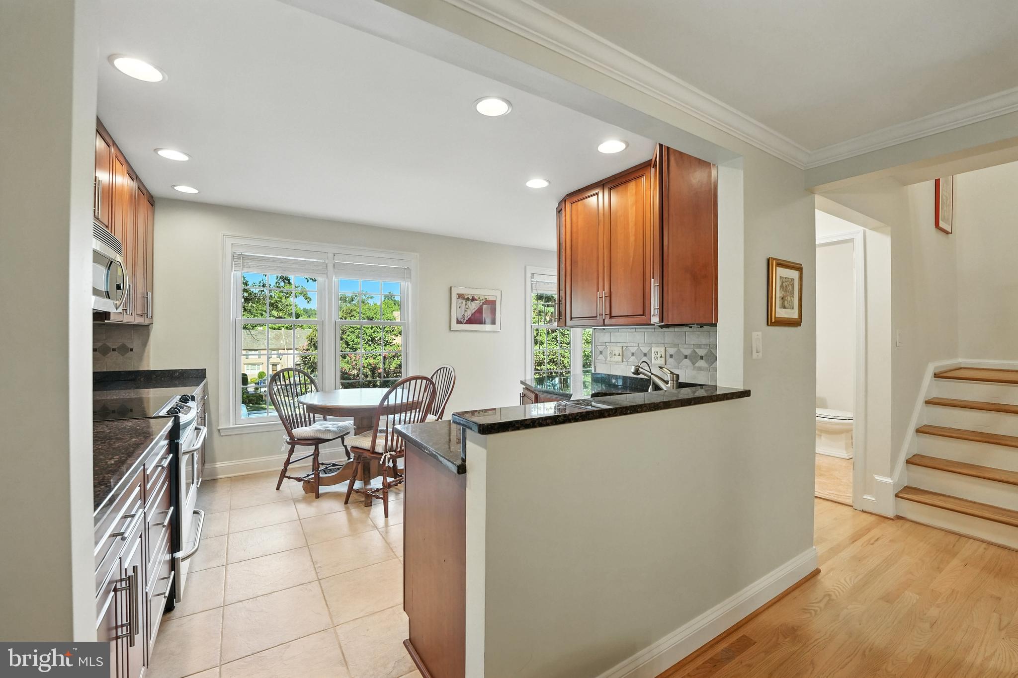 FOREST HILLS - Residential