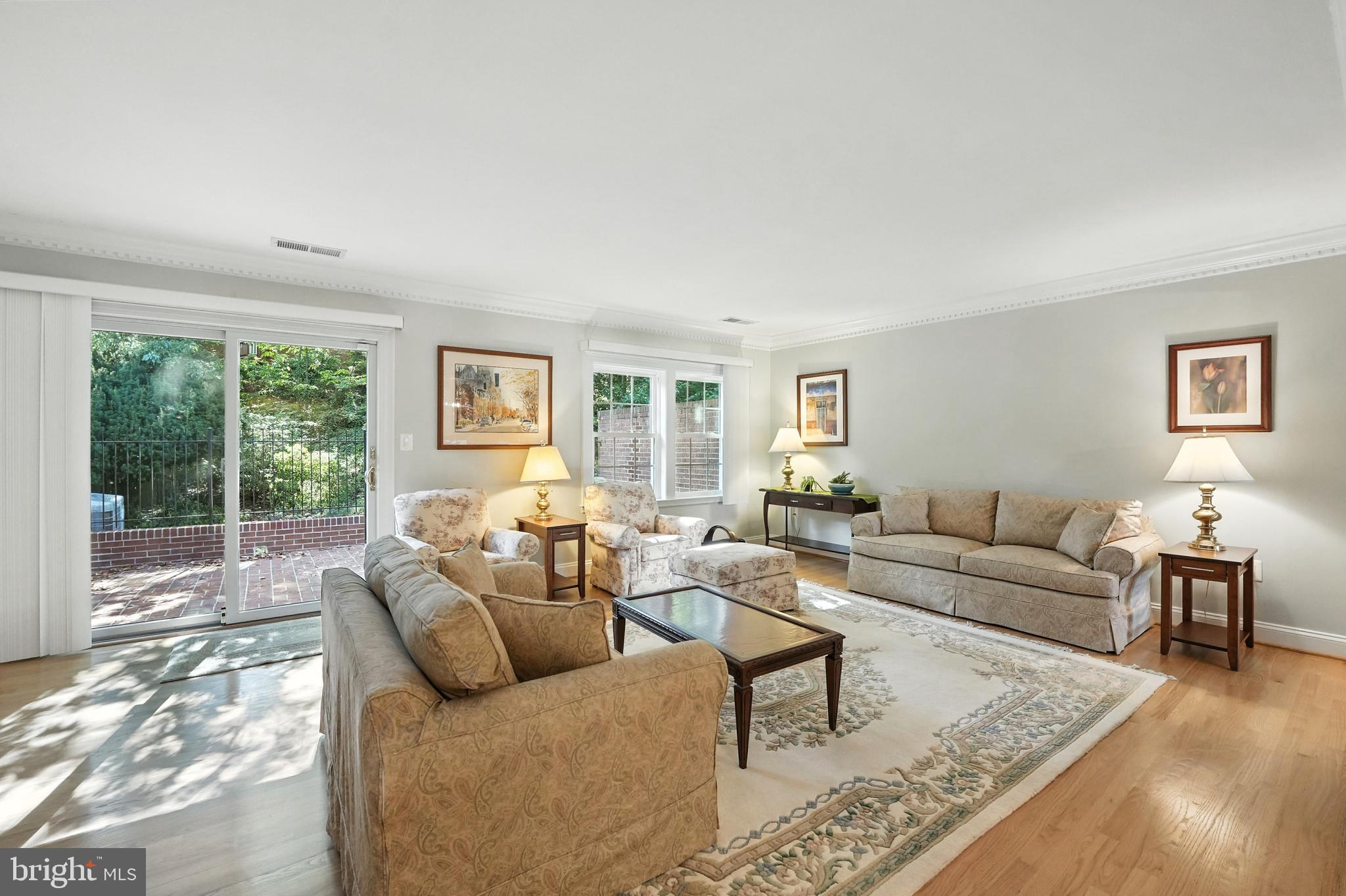 FOREST HILLS - Residential