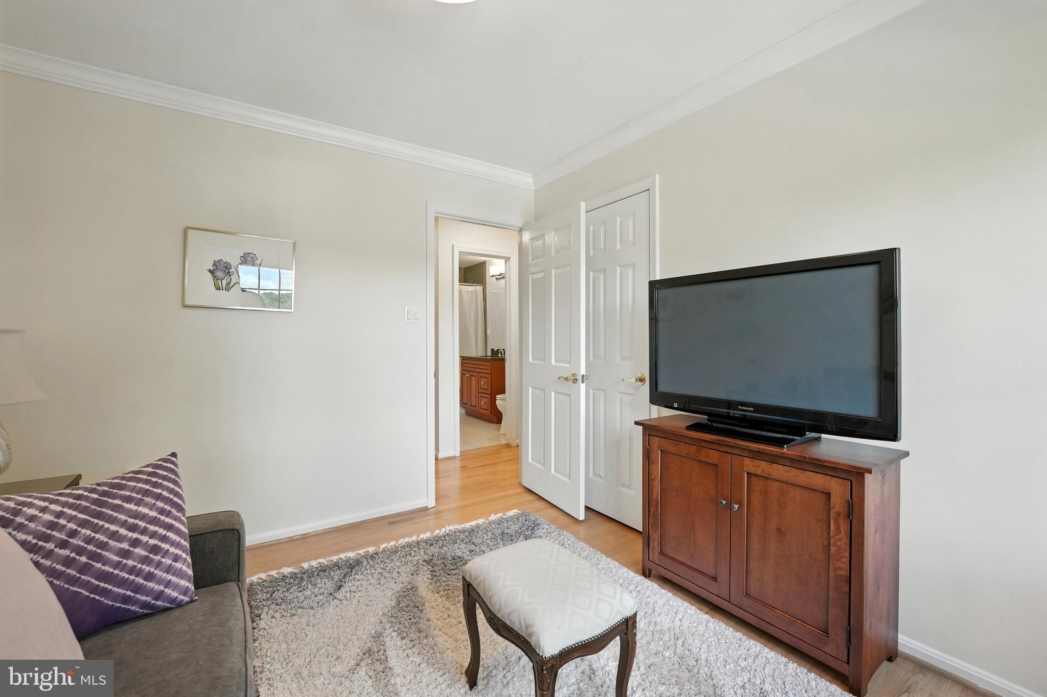 FOREST HILLS - Residential