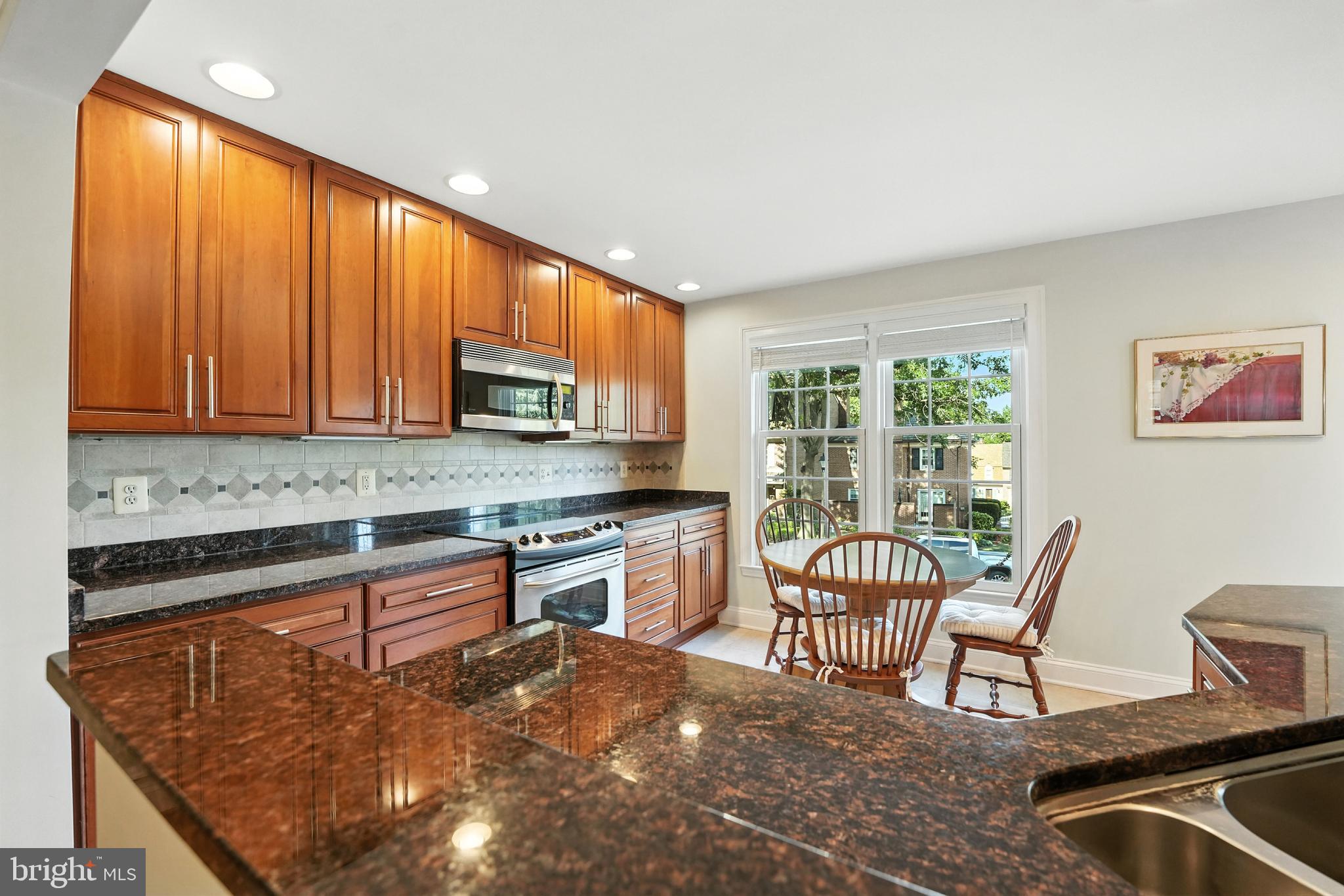 FOREST HILLS - Residential