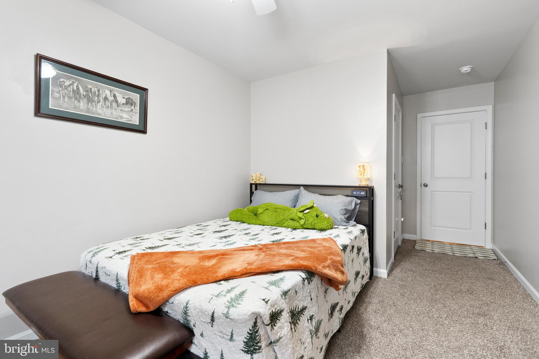 RED HILL - Residential