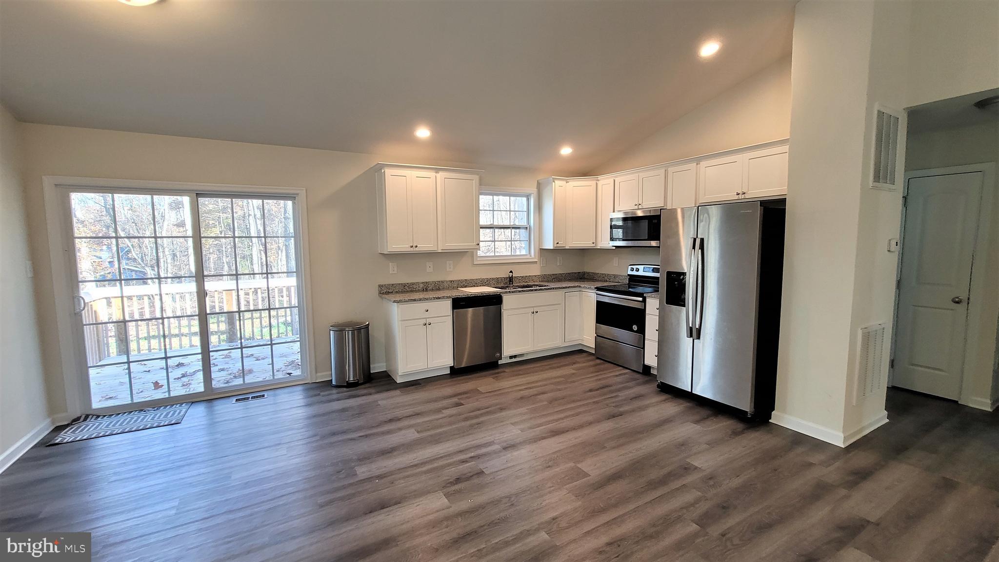 RIVER VIEW PARK - Residential