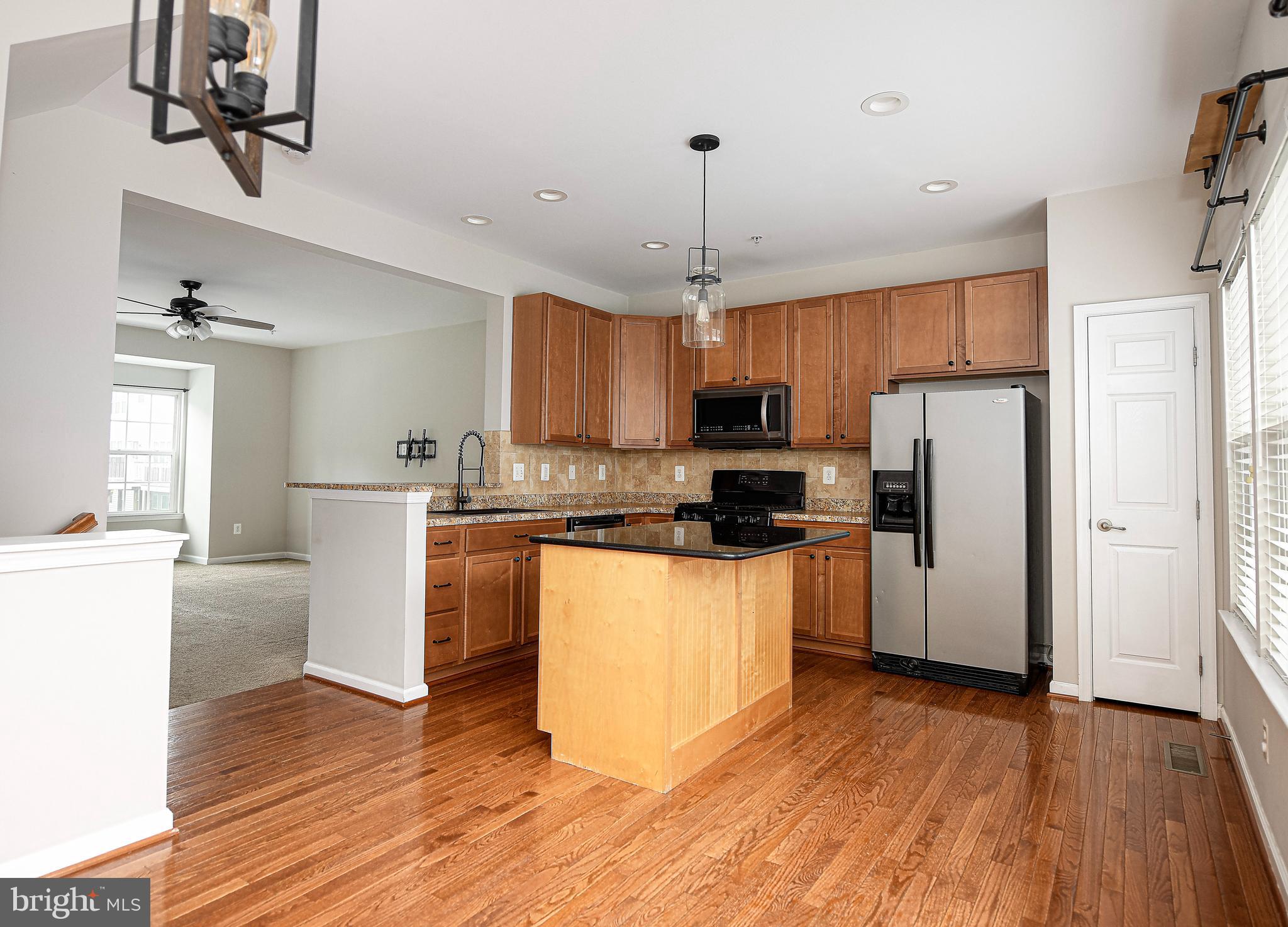 403 TRAIN COURT 4