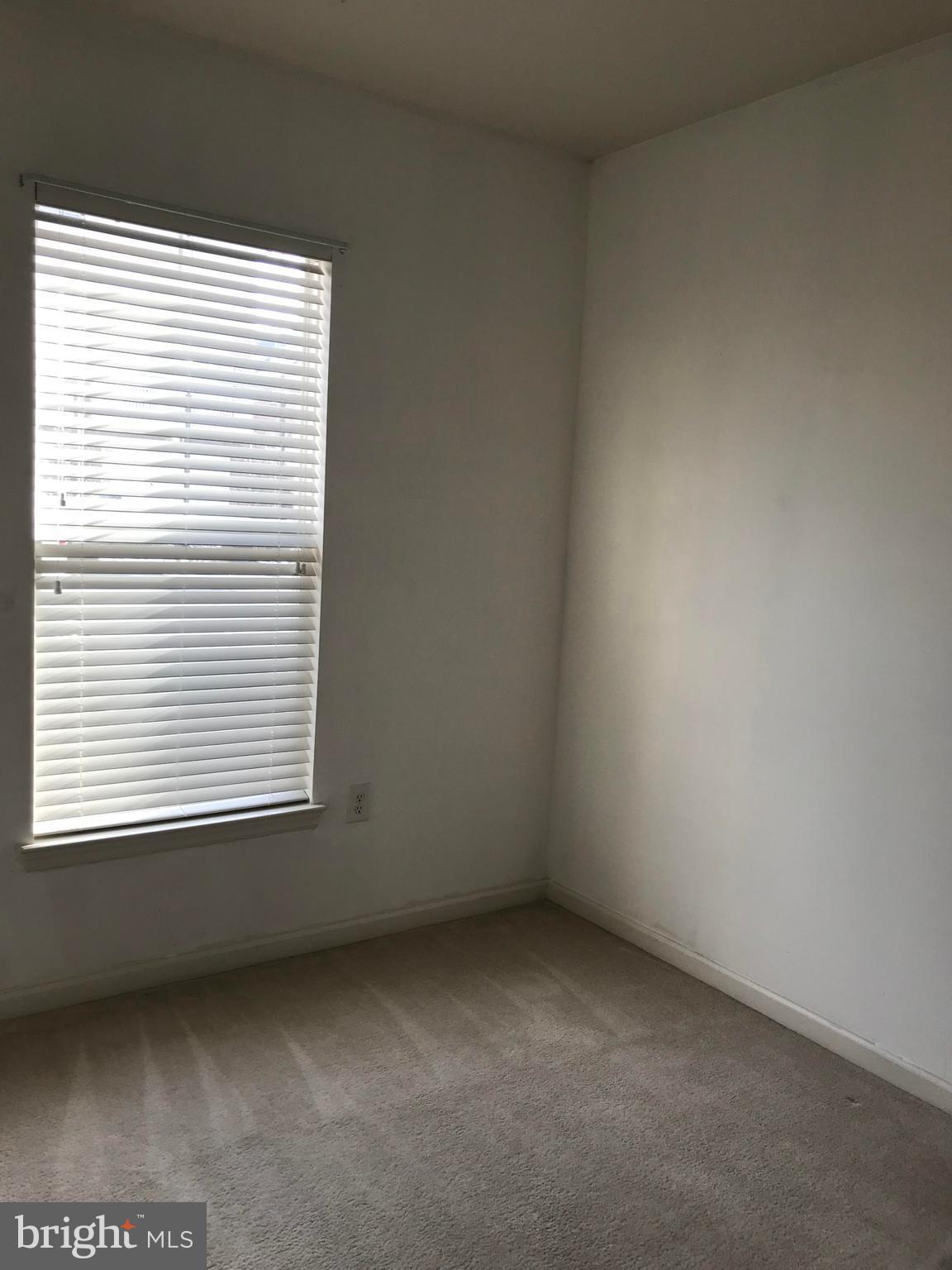 FORTNIGHTLY SQUARE - Residential Lease