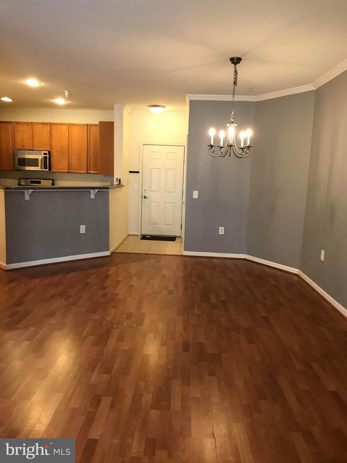 FORTNIGHTLY SQUARE - Residential Lease