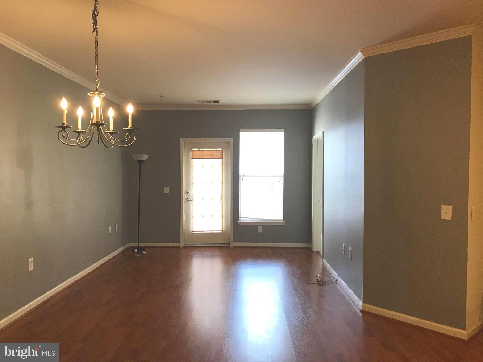 FORTNIGHTLY SQUARE - Residential Lease