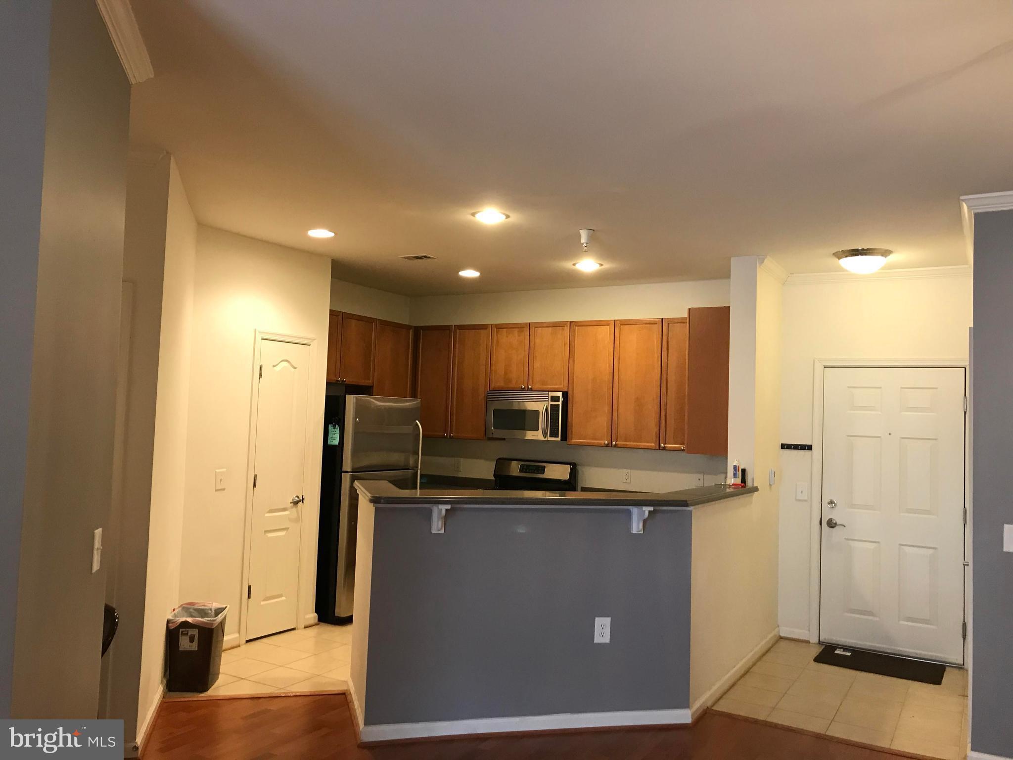 FORTNIGHTLY SQUARE - Residential Lease