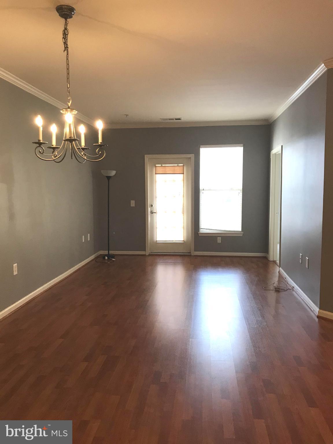 FORTNIGHTLY SQUARE - Residential Lease