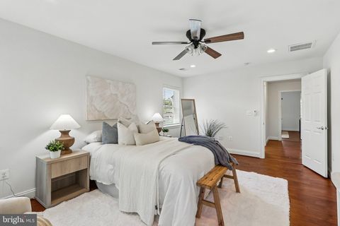Tiny photo for 201 Longview Drive, ALEXANDRIA, VA 22314 (MLS # VAAX2060370)