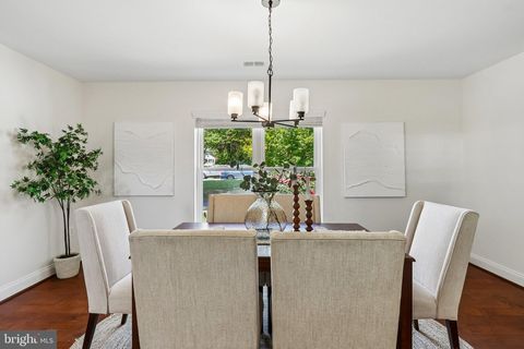 Tiny photo for 201 Longview Drive, ALEXANDRIA, VA 22314 (MLS # VAAX2060370)