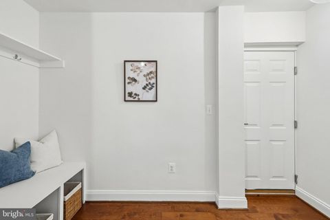 Tiny photo for 201 Longview Drive, ALEXANDRIA, VA 22314 (MLS # VAAX2060370)