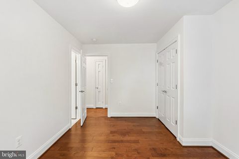 Tiny photo for 201 Longview Drive, ALEXANDRIA, VA 22314 (MLS # VAAX2060370)