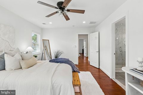 Tiny photo for 201 Longview Drive, ALEXANDRIA, VA 22314 (MLS # VAAX2060370)