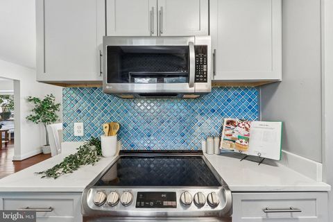 Tiny photo for 201 Longview Drive, ALEXANDRIA, VA 22314 (MLS # VAAX2060370)