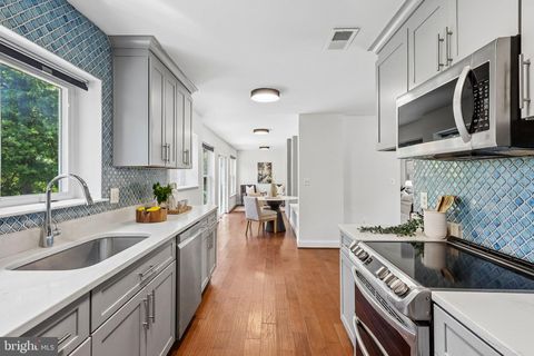 Tiny photo for 201 Longview Drive, ALEXANDRIA, VA 22314 (MLS # VAAX2060370)