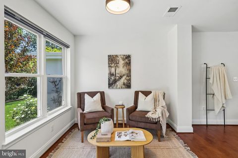 Tiny photo for 201 Longview Drive, ALEXANDRIA, VA 22314 (MLS # VAAX2060370)