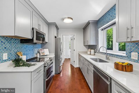 Tiny photo for 201 Longview Drive, ALEXANDRIA, VA 22314 (MLS # VAAX2060370)