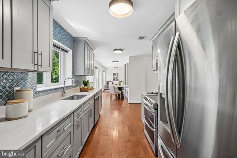 Tiny photo for 201 Longview Drive, ALEXANDRIA, VA 22314 (MLS # VAAX2060370)