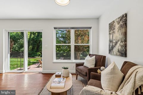 Tiny photo for 201 Longview Drive, ALEXANDRIA, VA 22314 (MLS # VAAX2060370)