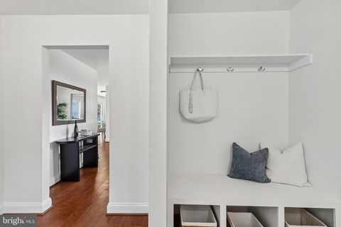 Tiny photo for 201 Longview Drive, ALEXANDRIA, VA 22314 (MLS # VAAX2060370)