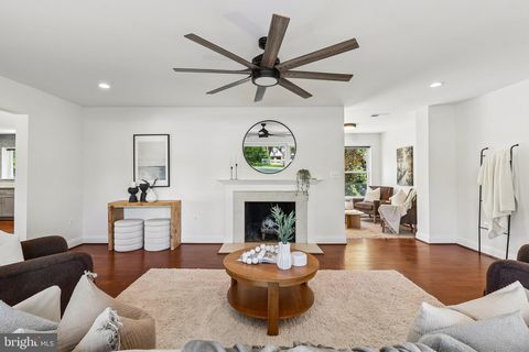 Tiny photo for 201 Longview Drive, ALEXANDRIA, VA 22314 (MLS # VAAX2060370)