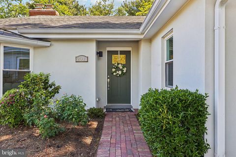 Tiny photo for 201 Longview Drive, ALEXANDRIA, VA 22314 (MLS # VAAX2060370)