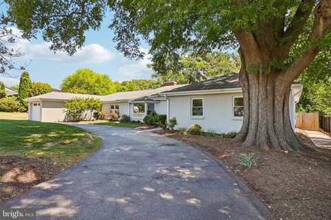 Tiny photo for 201 Longview Drive, ALEXANDRIA, VA 22314 (MLS # VAAX2060370)