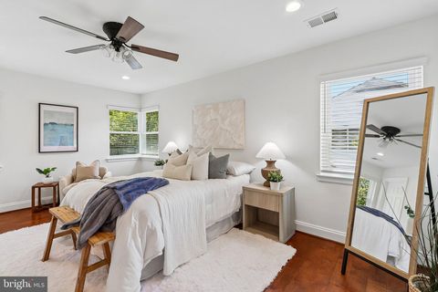 Tiny photo for 201 Longview Drive, ALEXANDRIA, VA 22314 (MLS # VAAX2060370)
