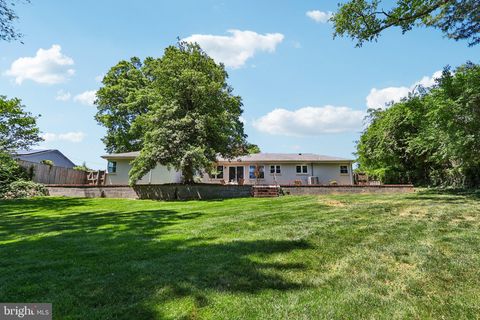 Tiny photo for 201 Longview Drive, ALEXANDRIA, VA 22314 (MLS # VAAX2060370)