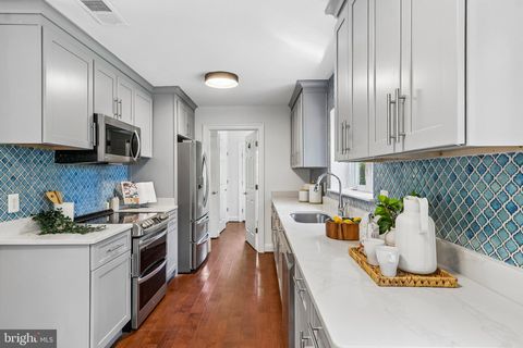 Tiny photo for 201 Longview Drive, ALEXANDRIA, VA 22314 (MLS # VAAX2060370)