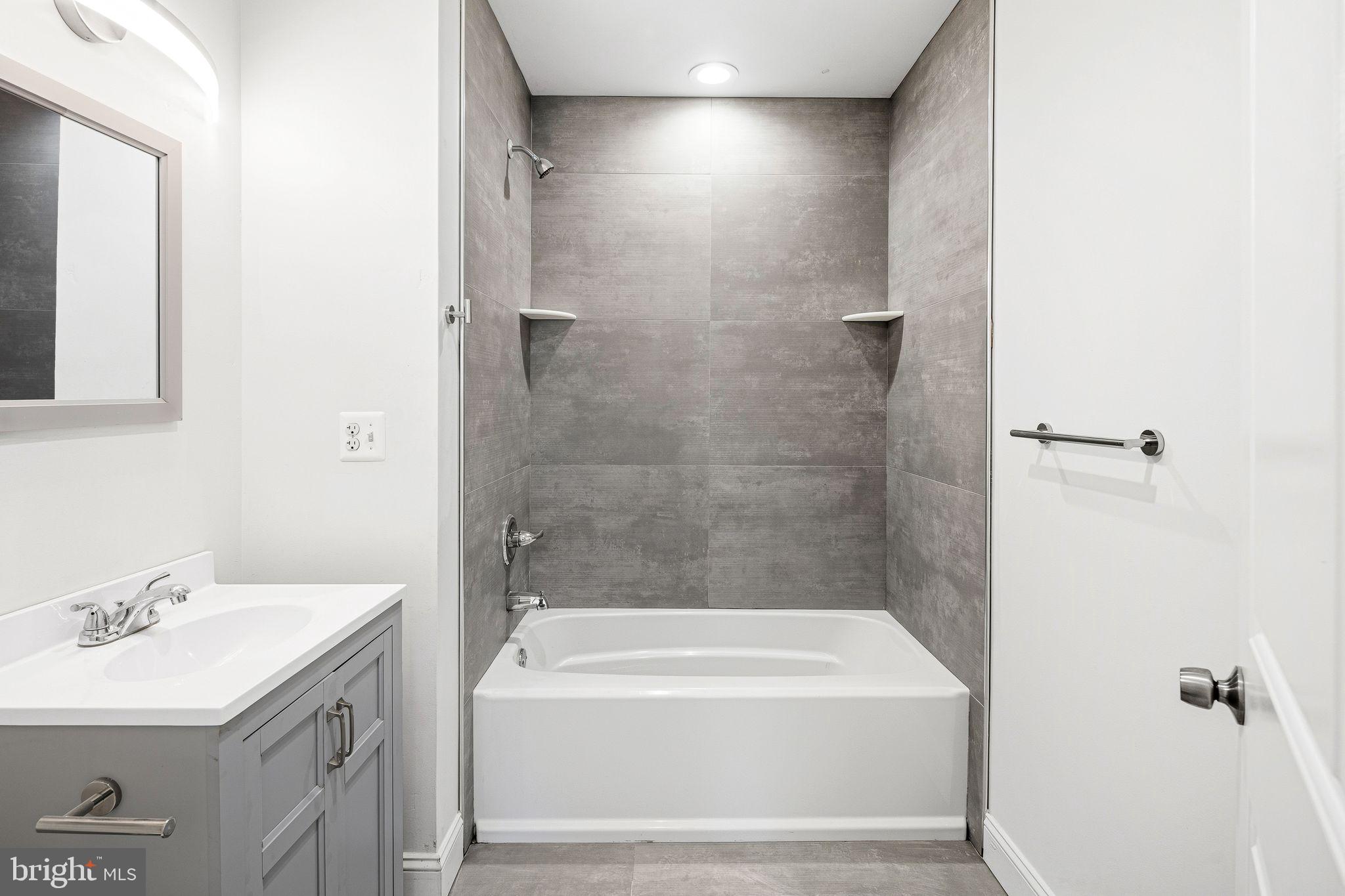 NORRIS SQUARE - Residential Income