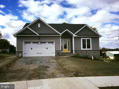 328 W Fritz Avenue, Quarryville, PA MLS: PALA2052990