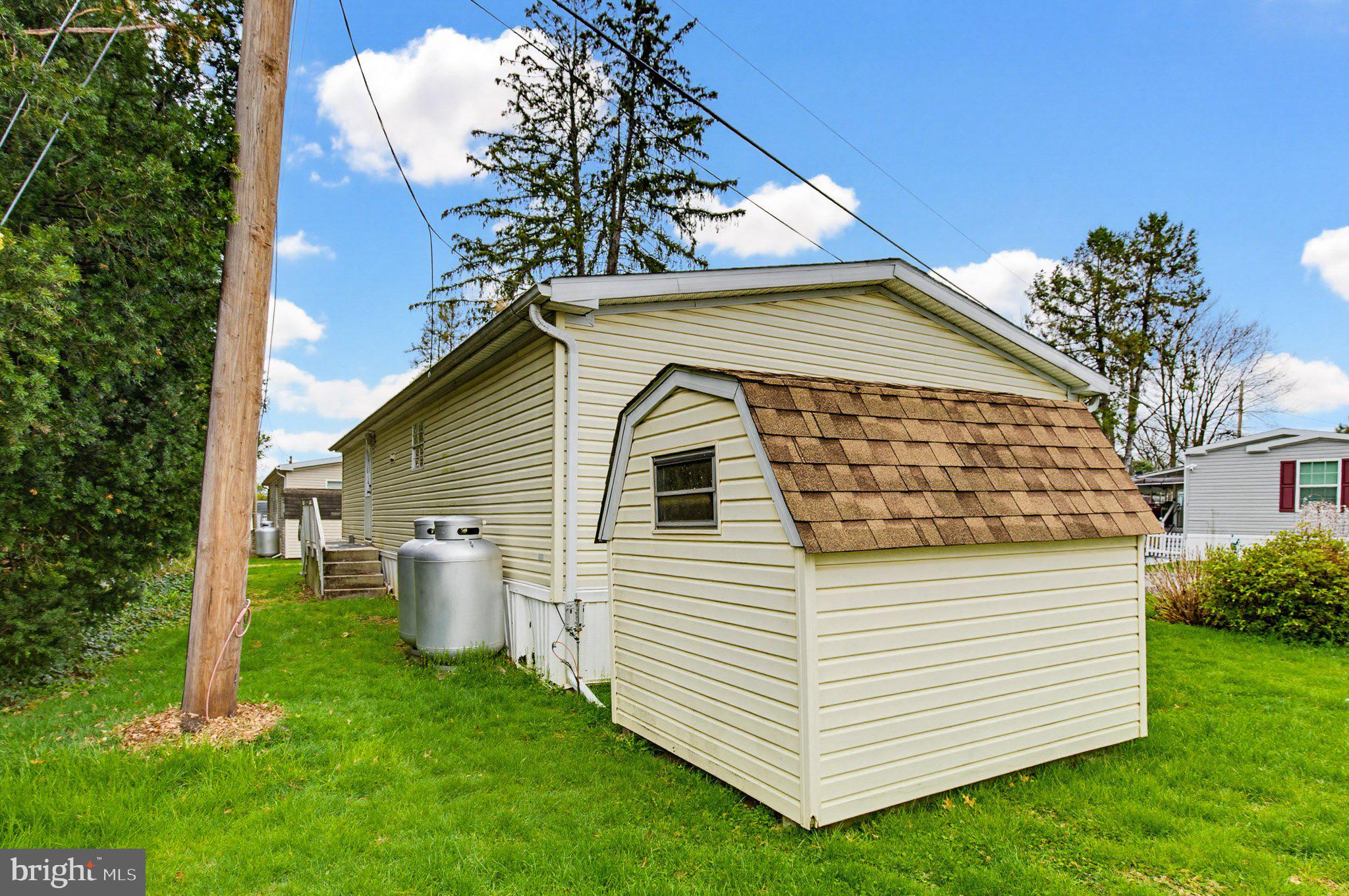 NORTH RIDGE ACRES - Residential