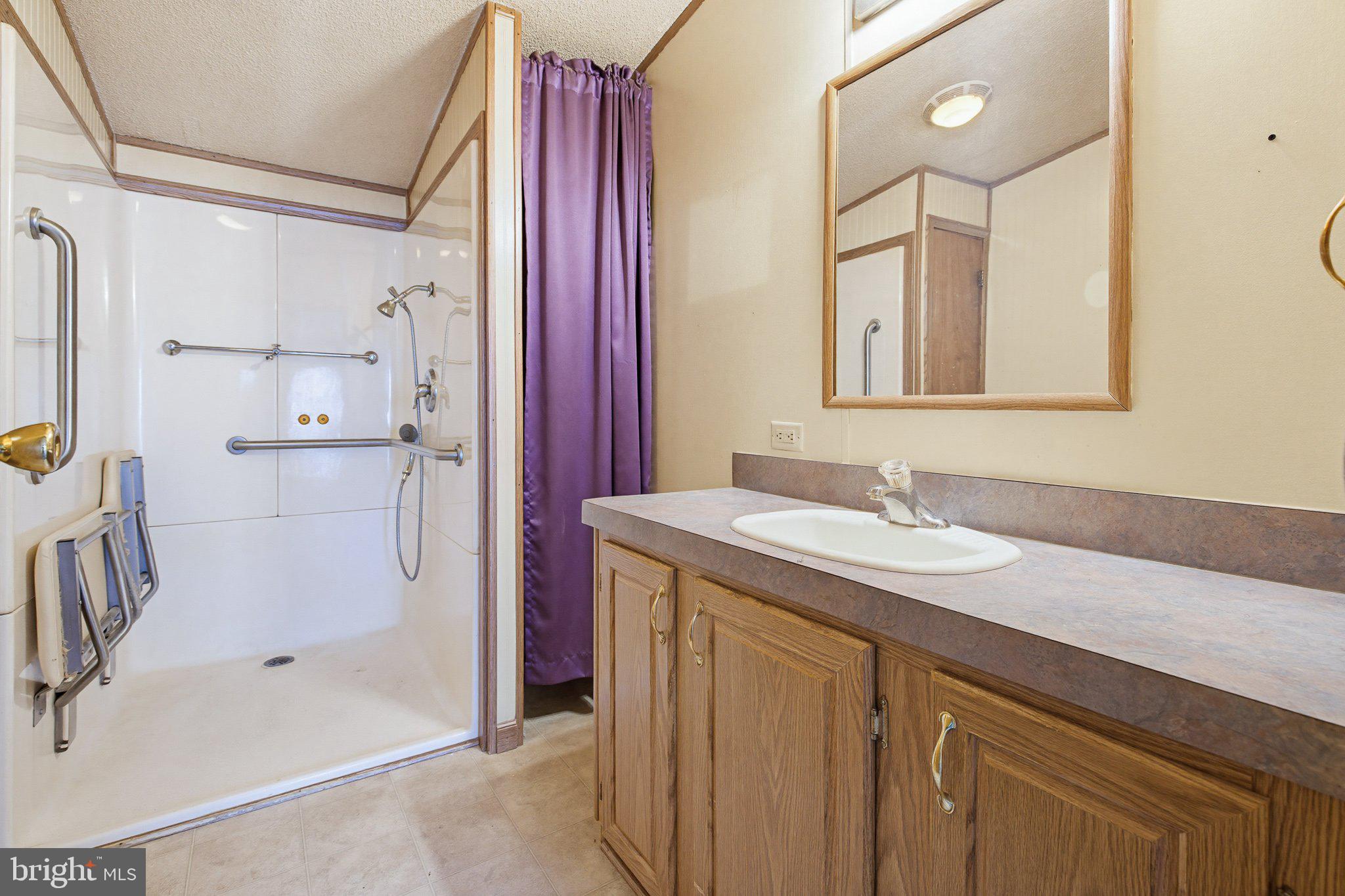 NORTH RIDGE ACRES - Residential