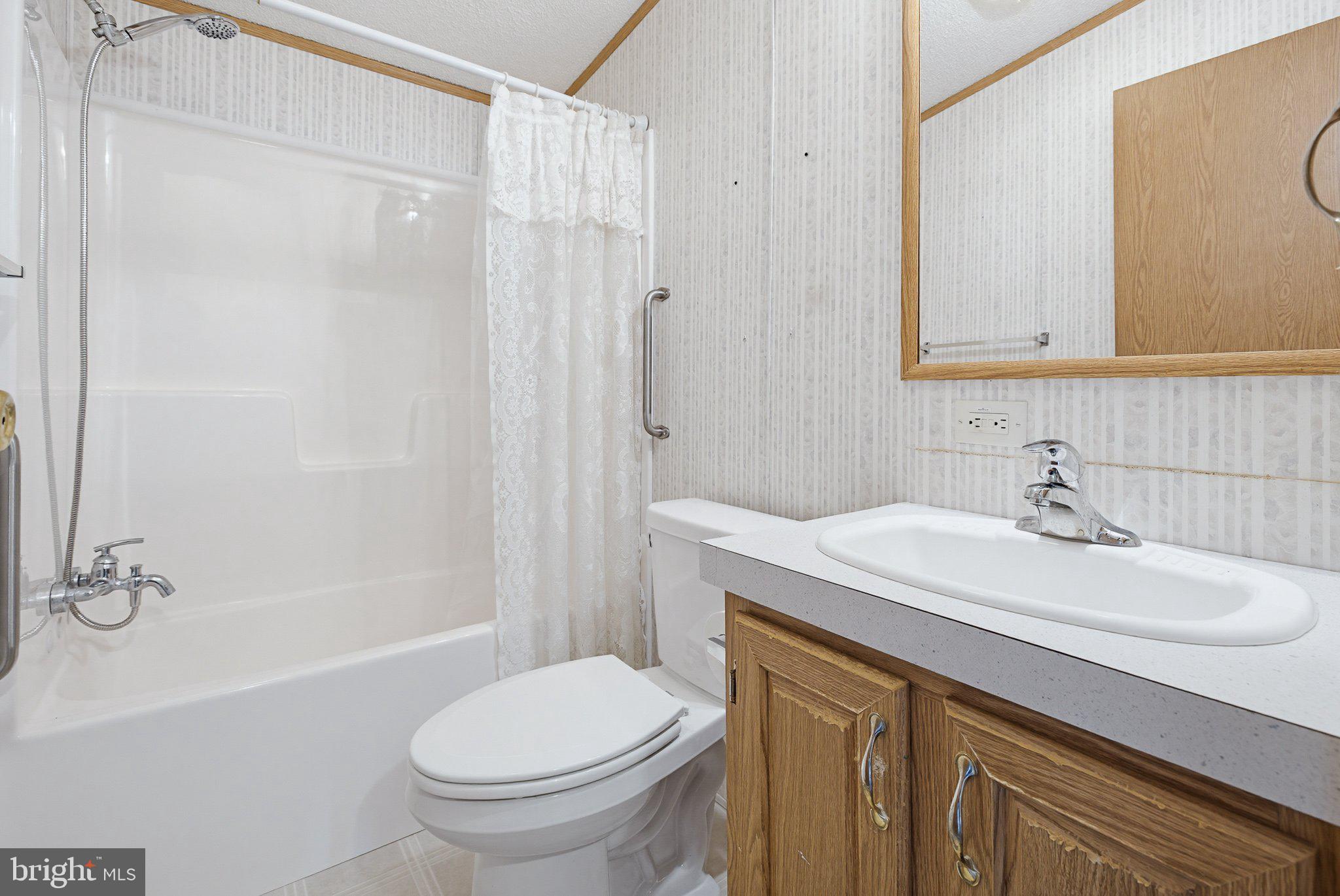 NORTH RIDGE ACRES - Residential