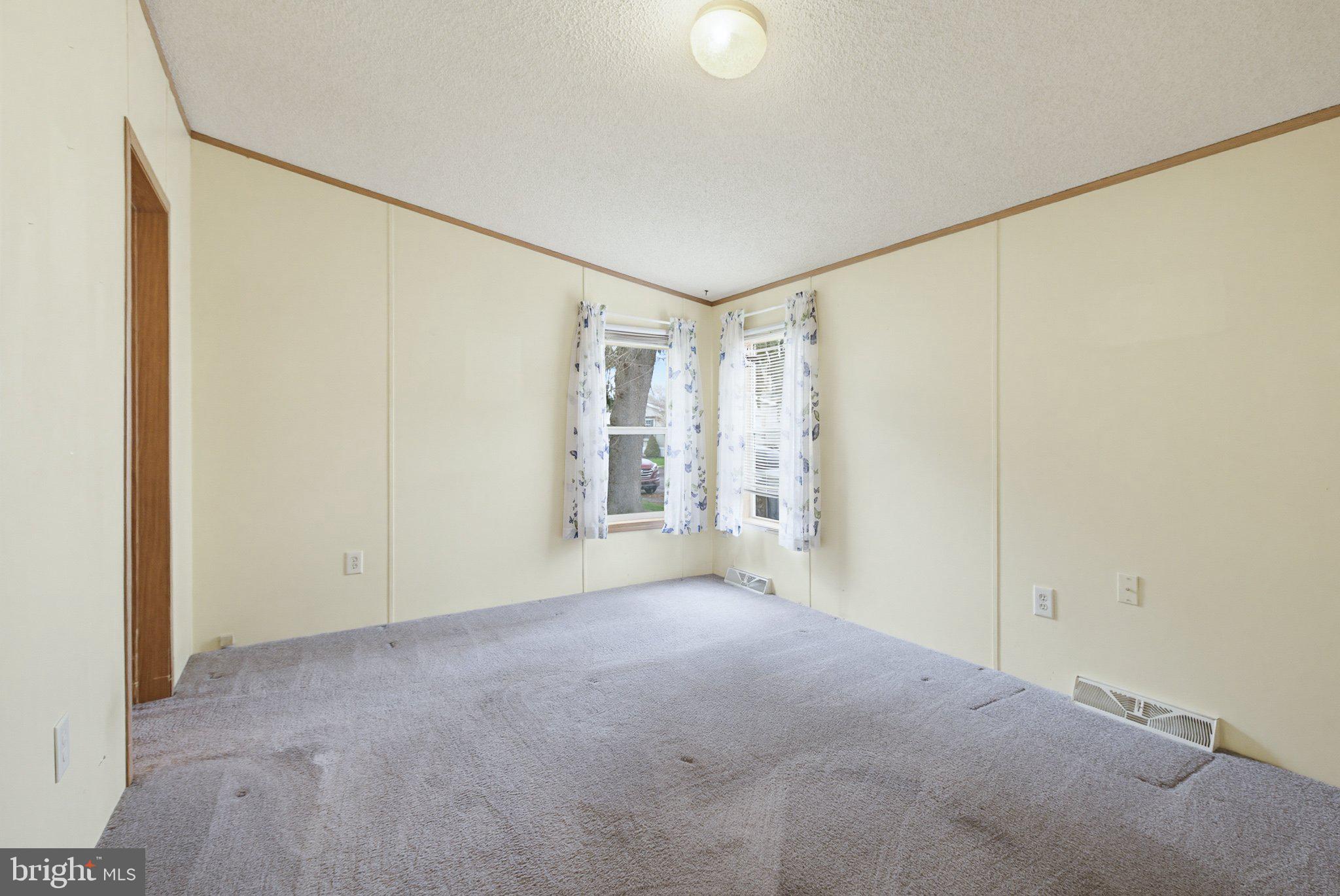 NORTH RIDGE ACRES - Residential