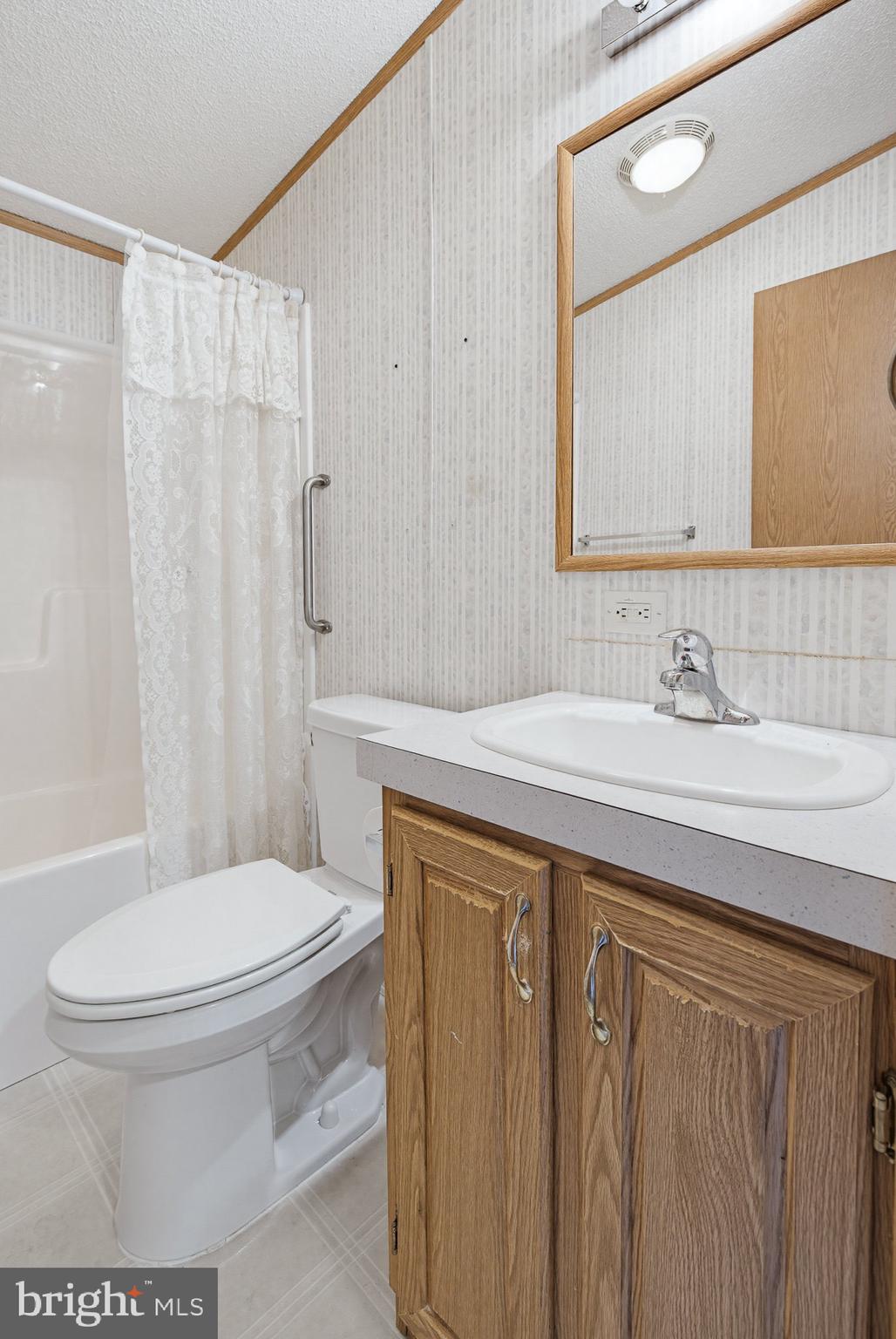 NORTH RIDGE ACRES - Residential