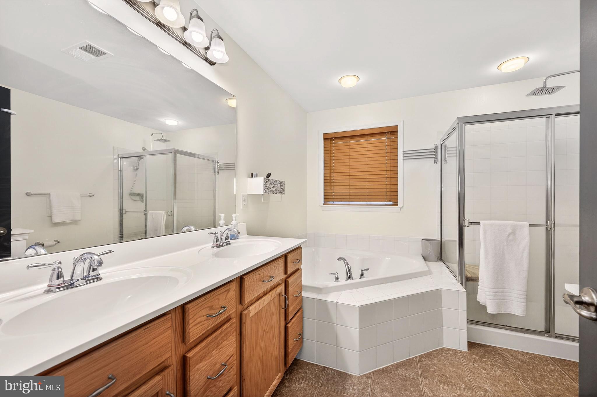 COVENTRY FARMS - Residential