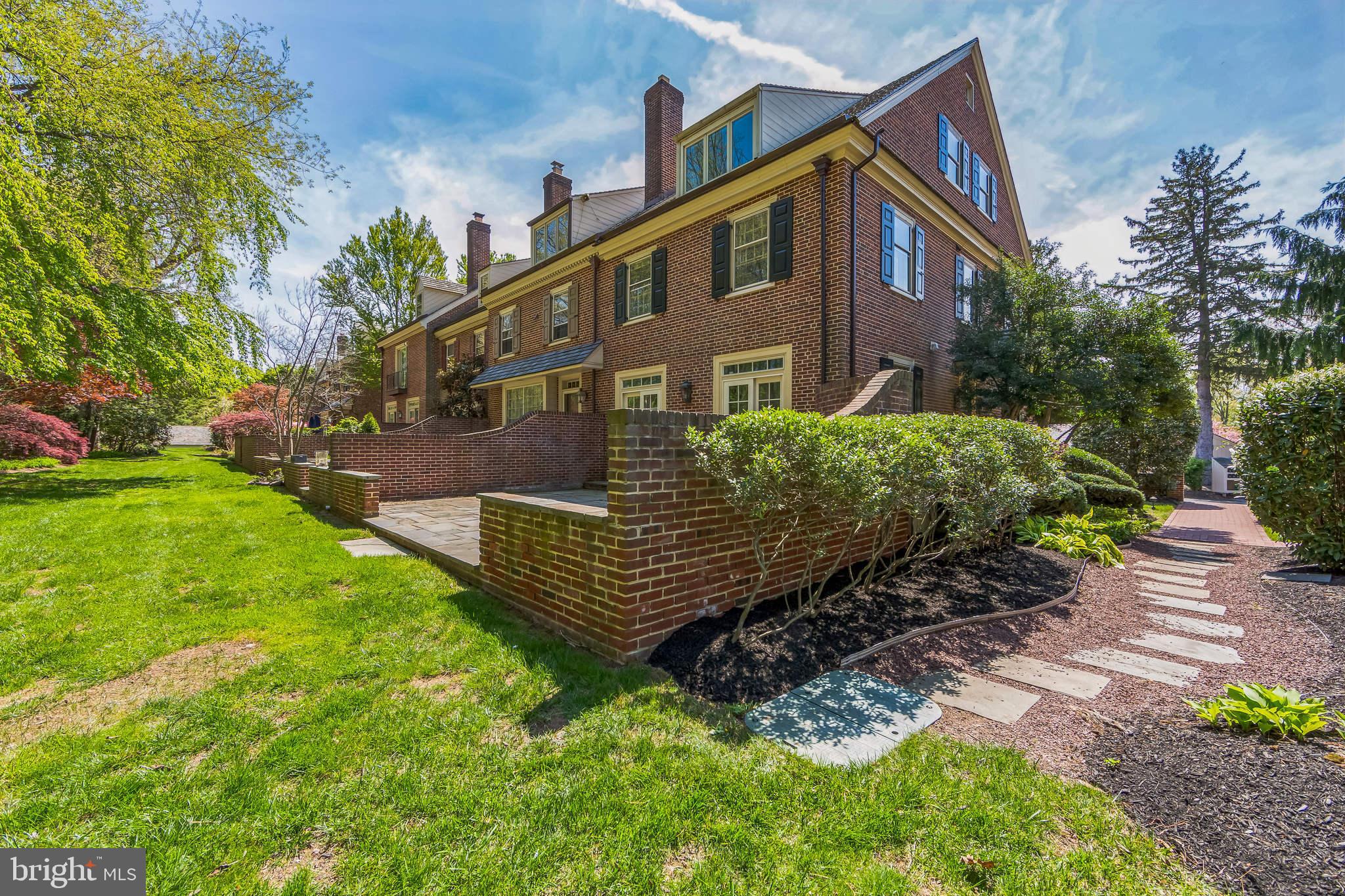 1000 QUINARD COURT