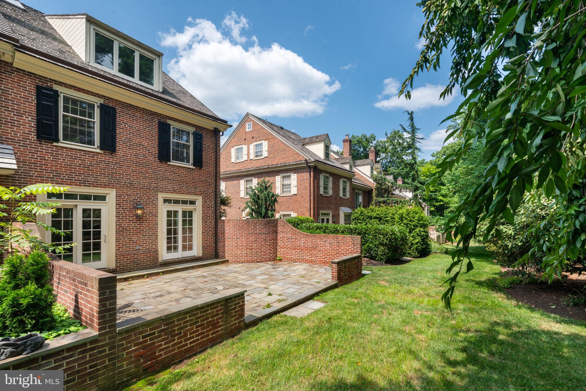 WILLOWMERE - Residential