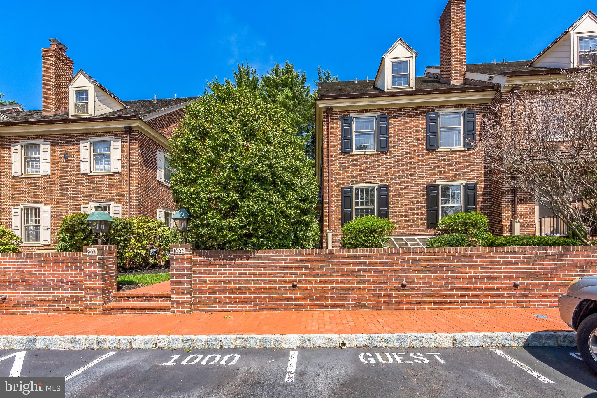 1000 QUINARD COURT