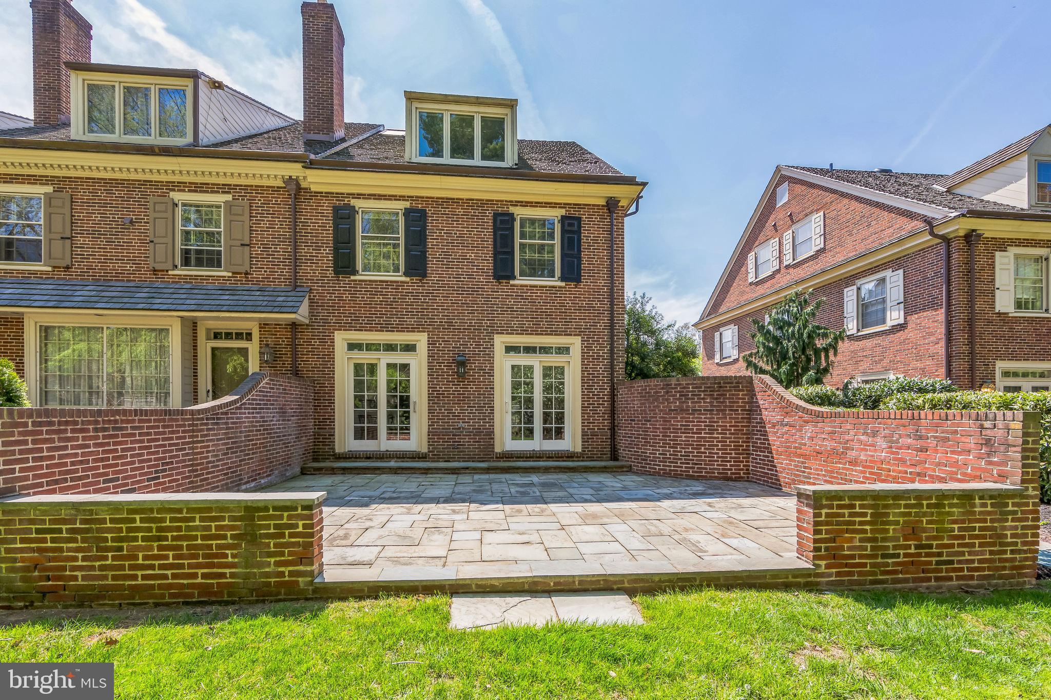 WILLOWMERE - Residential