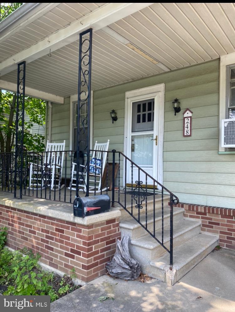 248 W CENTRE STREET