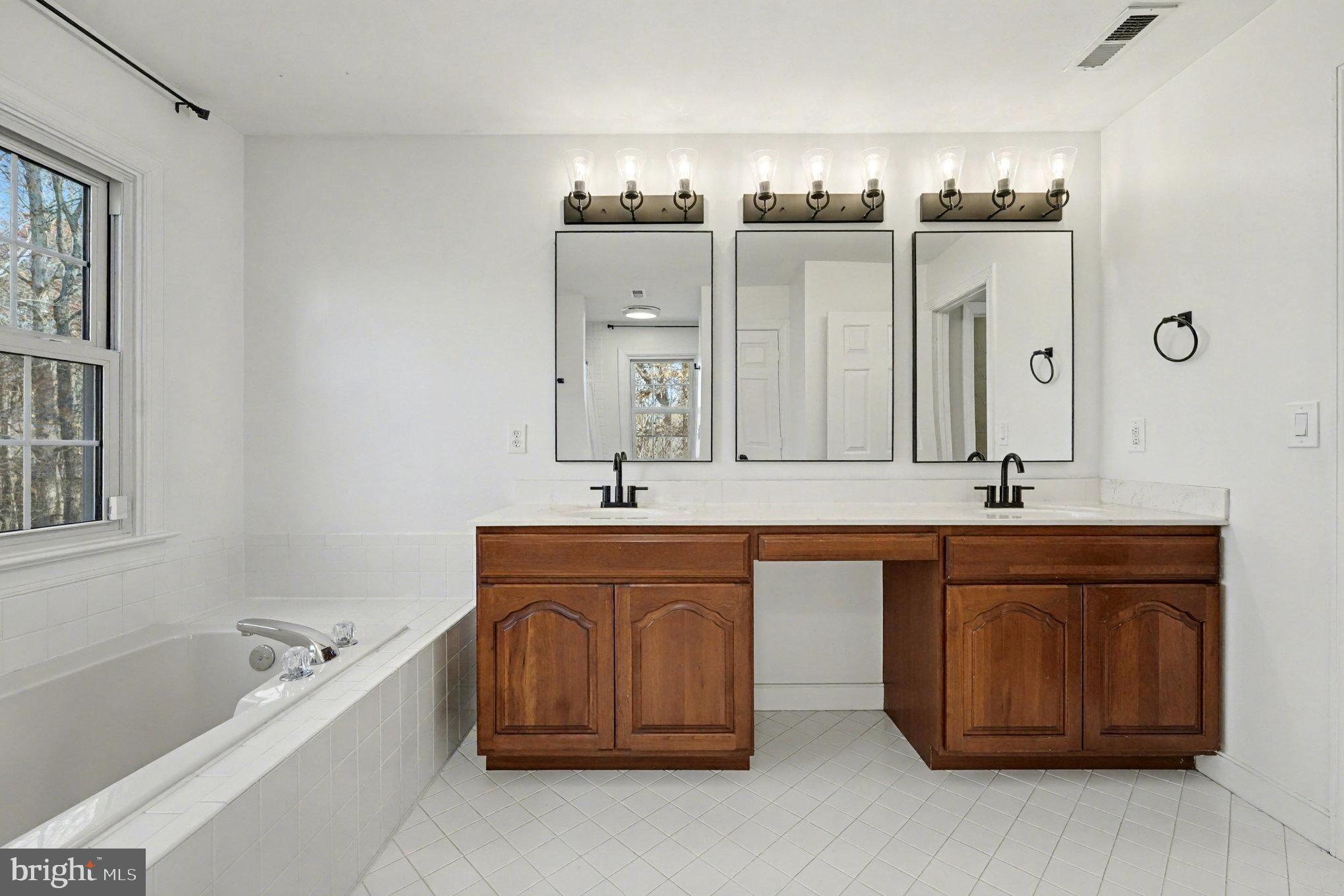 ESTATES OF CHANCELLORSVILLE - Residential