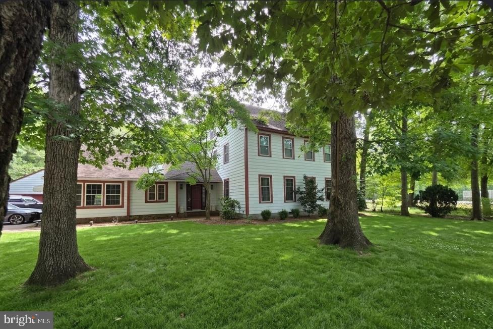 4075 GROSSE POINT DRIVE